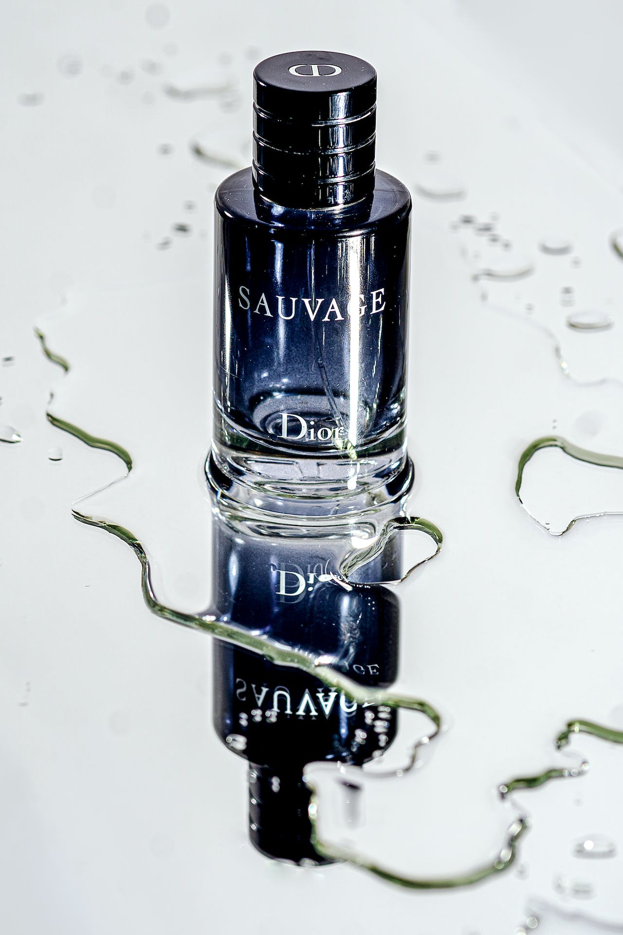 Christian Dior Sauvage – завладяващо ухание в различни варианти